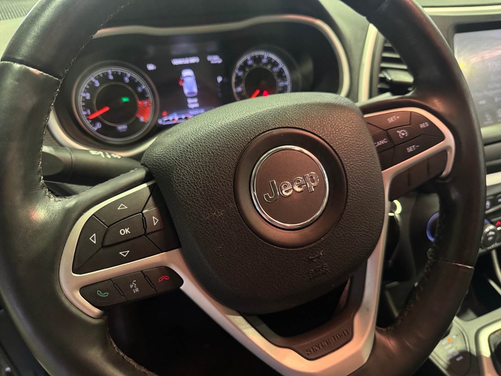 Thumbnail: 2015 Jeep Cherokee - 5