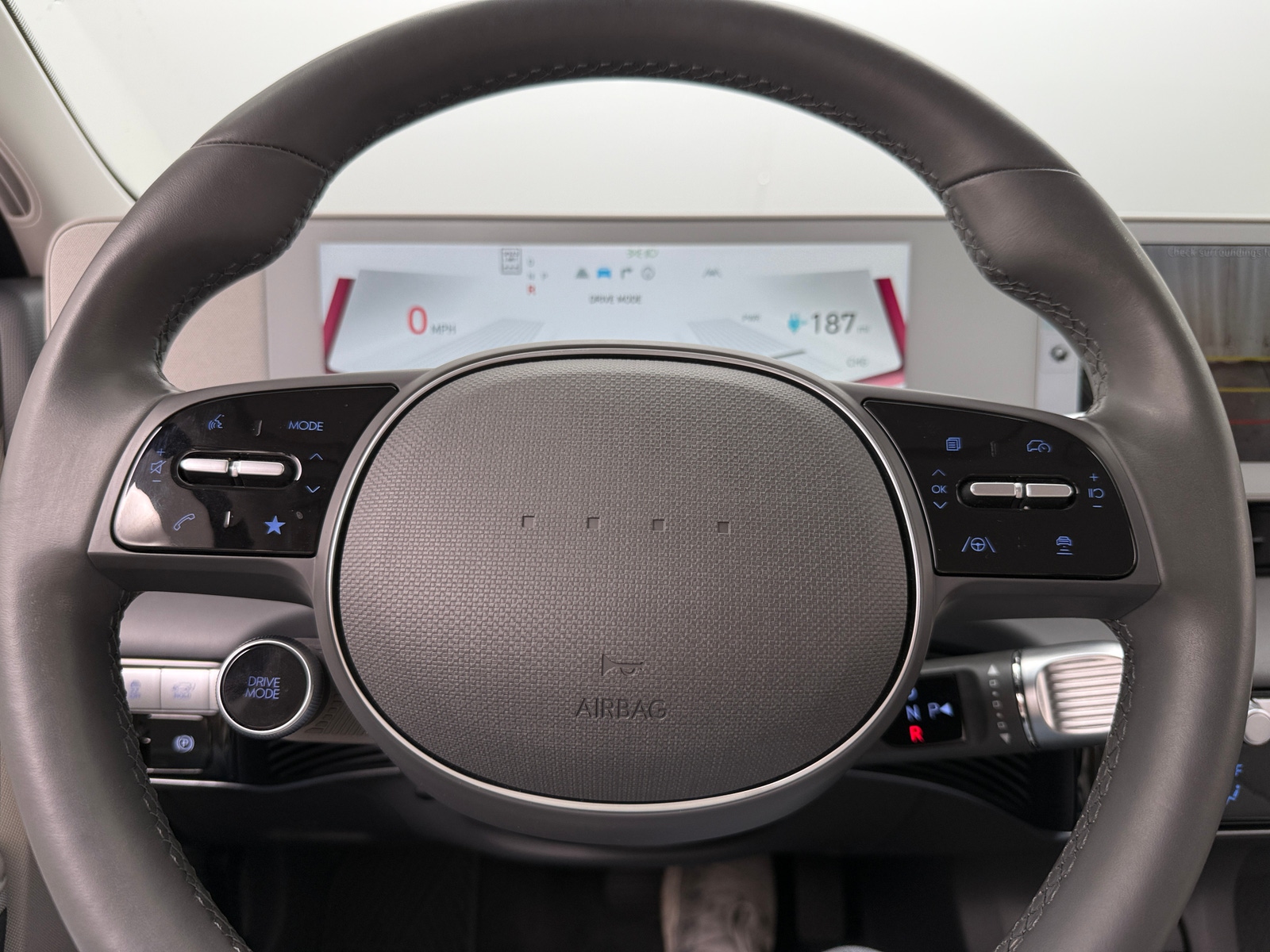 Thumbnail: 2022 Hyundai Ioniq 5 - 4