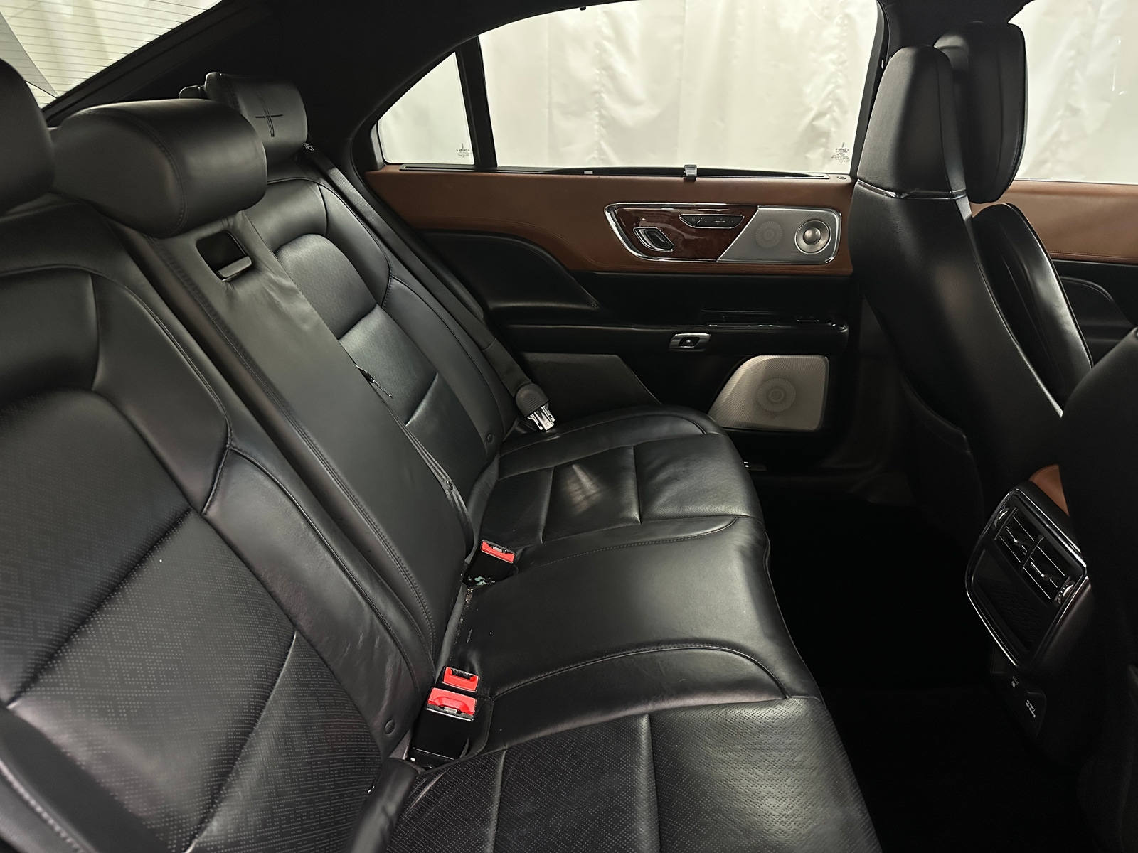 Thumbnail: 2017 Lincoln Continental - 5