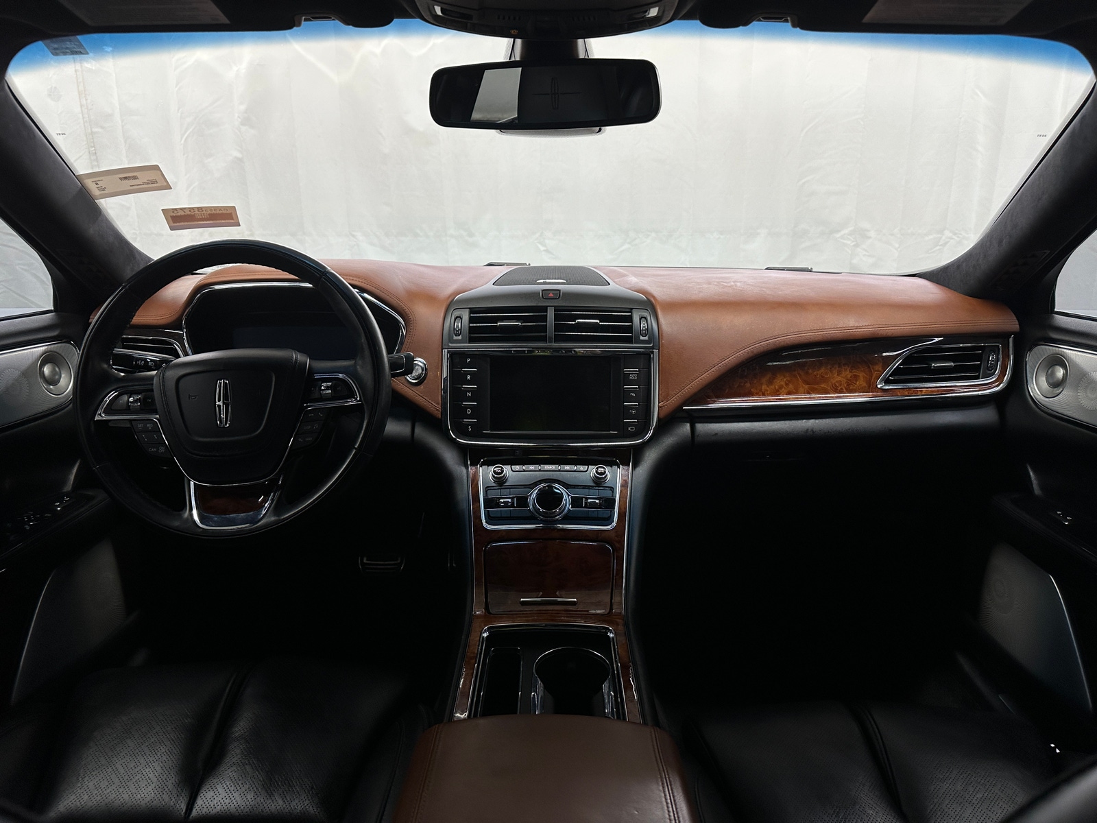 Thumbnail: 2017 Lincoln Continental - 2
