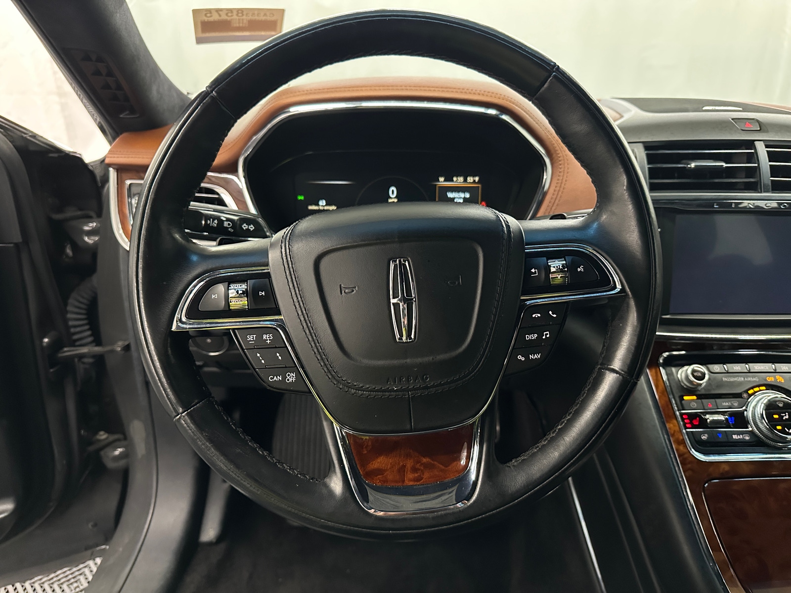 Thumbnail: 2017 Lincoln Continental - 4