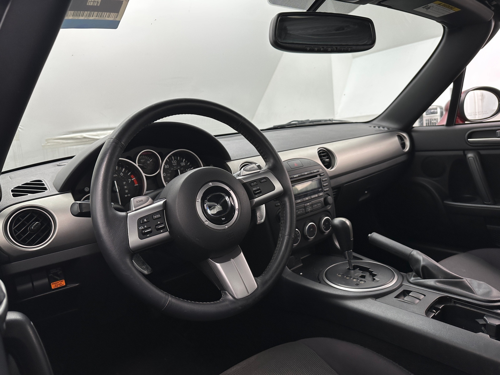 Thumbnail: 2010 Mazda MX-5 Miata - 3
