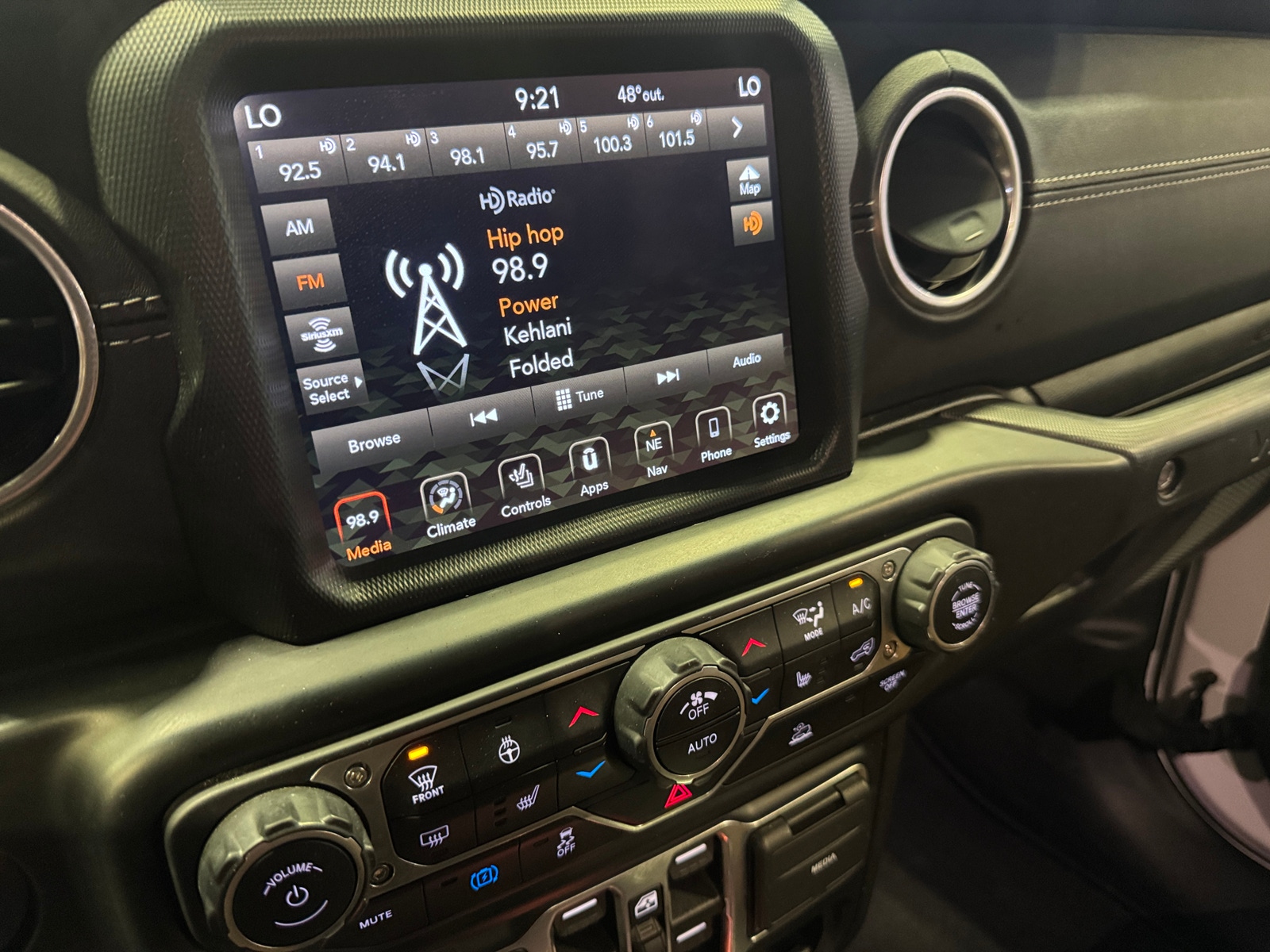 Thumbnail: 2022 Jeep Wrangler - 3
