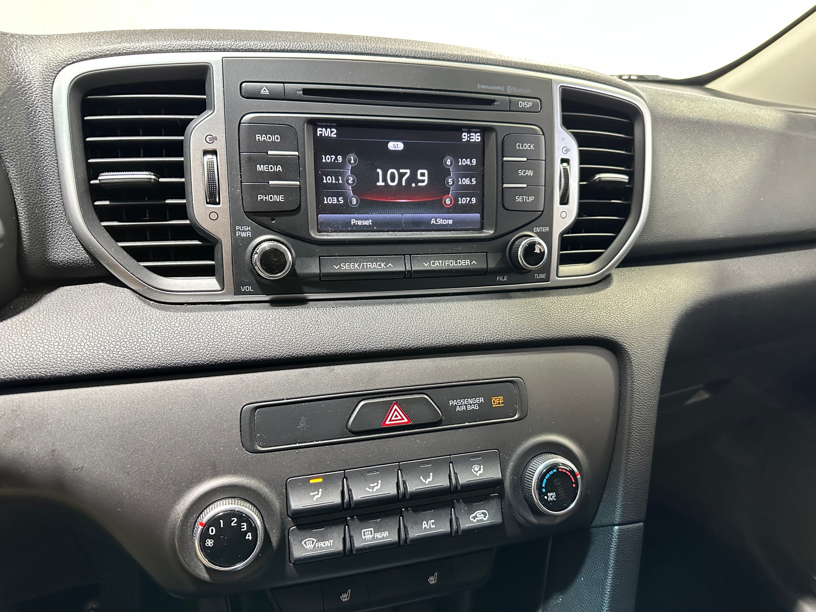 Thumbnail: 2017 Kia Sportage - 4