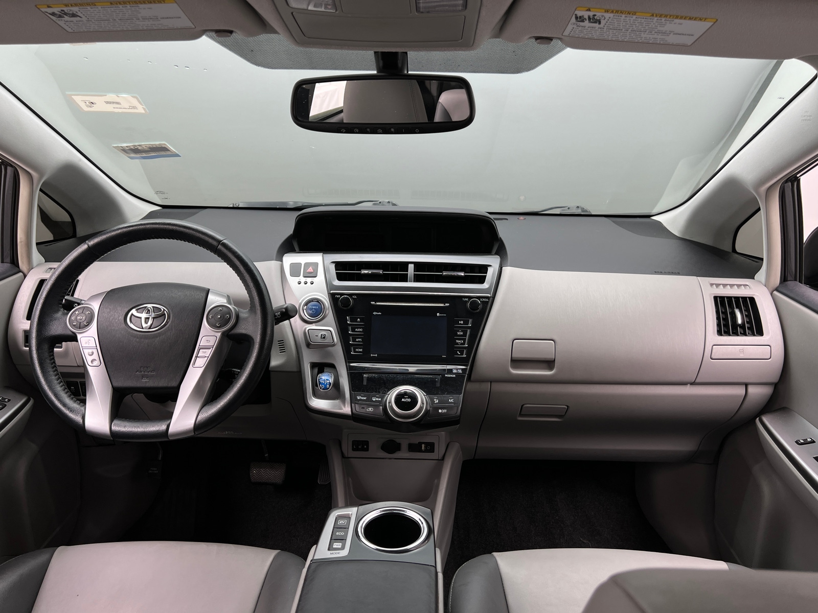 Thumbnail: 2017 Toyota Prius v - 2