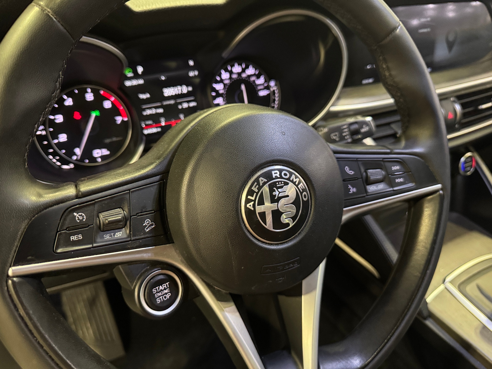 Thumbnail: 2019 Alfa Romeo Stelvio - 4