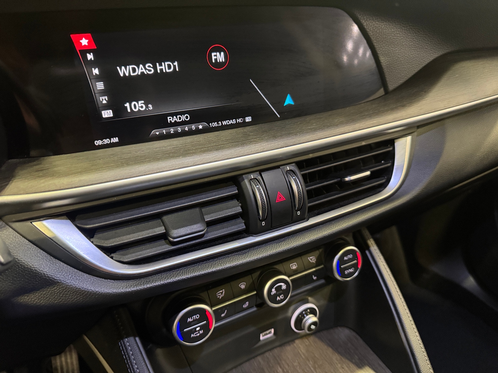 Thumbnail: 2019 Alfa Romeo Stelvio - 3