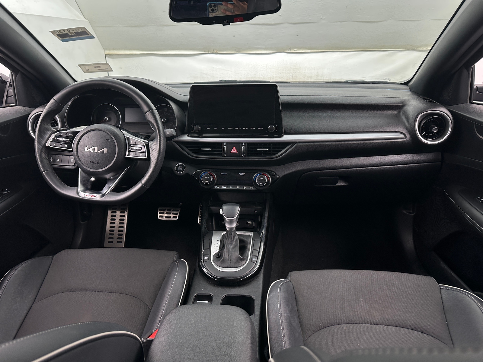 Thumbnail: 2024 Kia Forte - 3
