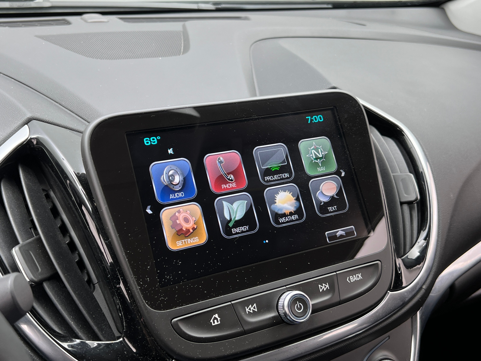 Thumbnail: 2017 Chevrolet Volt - 3
