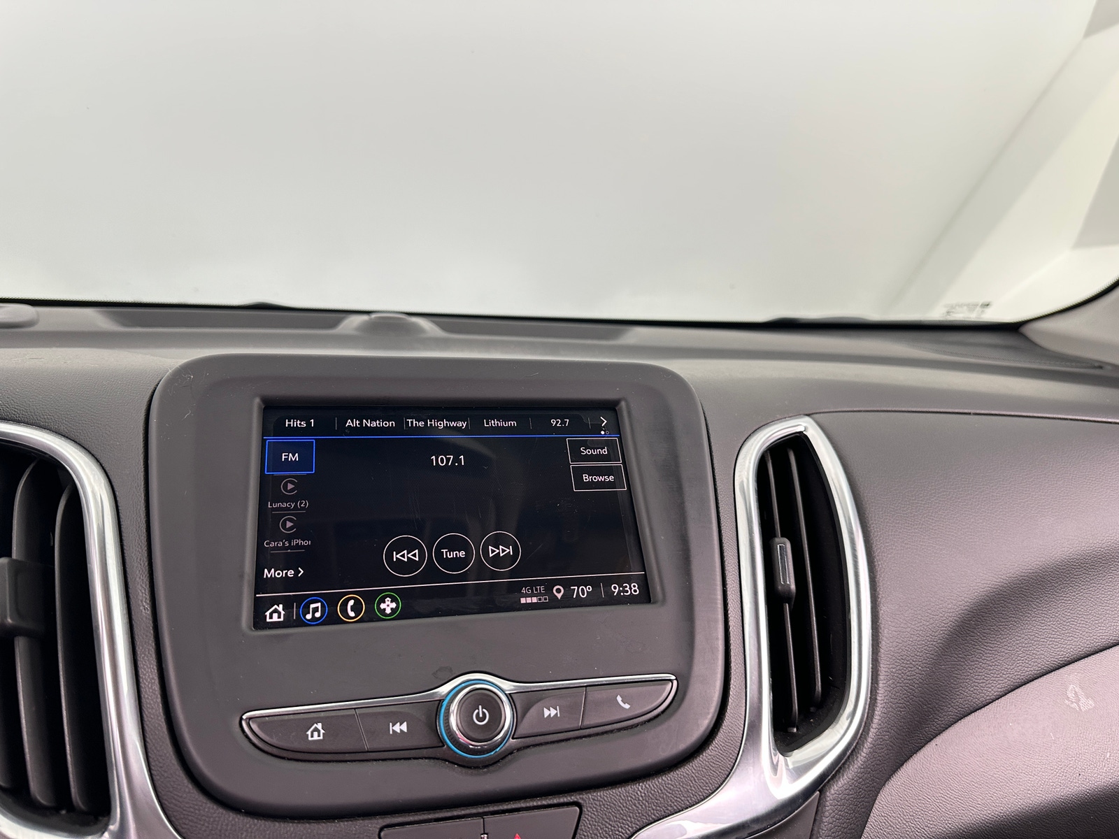 Thumbnail: 2022 Chevrolet Equinox - 4