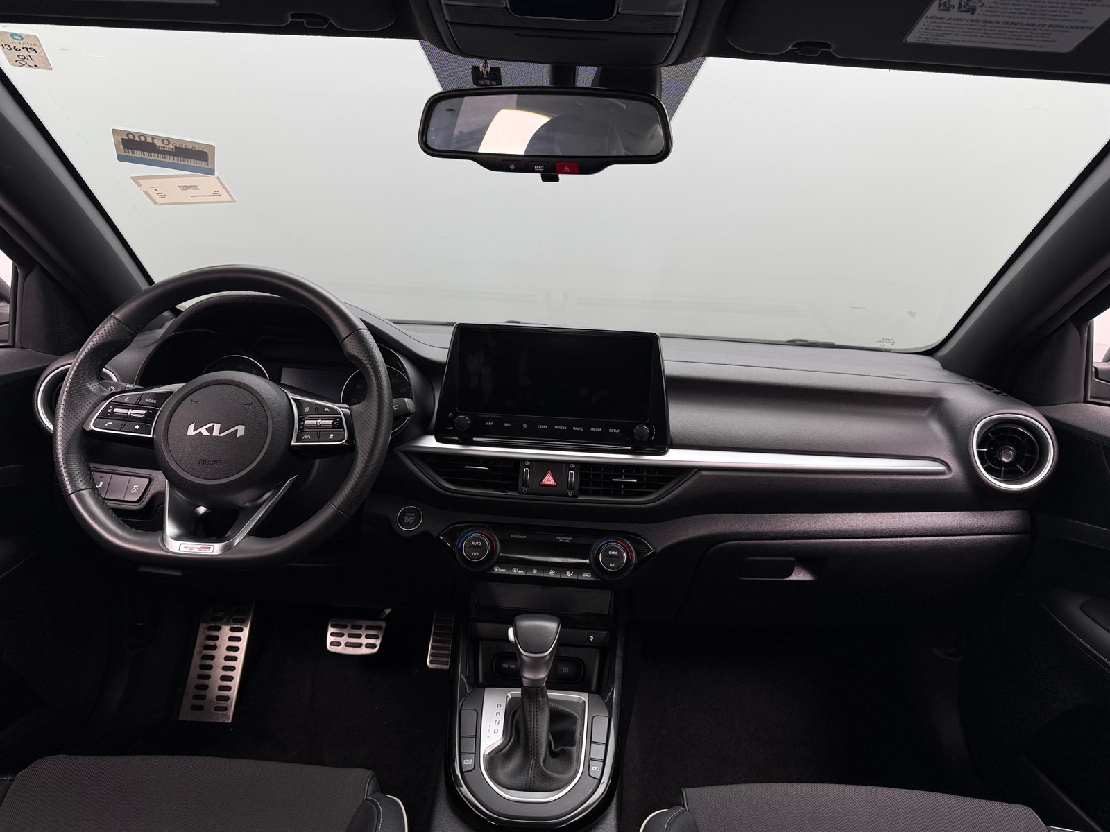 Thumbnail: 2024 Kia Forte - 3