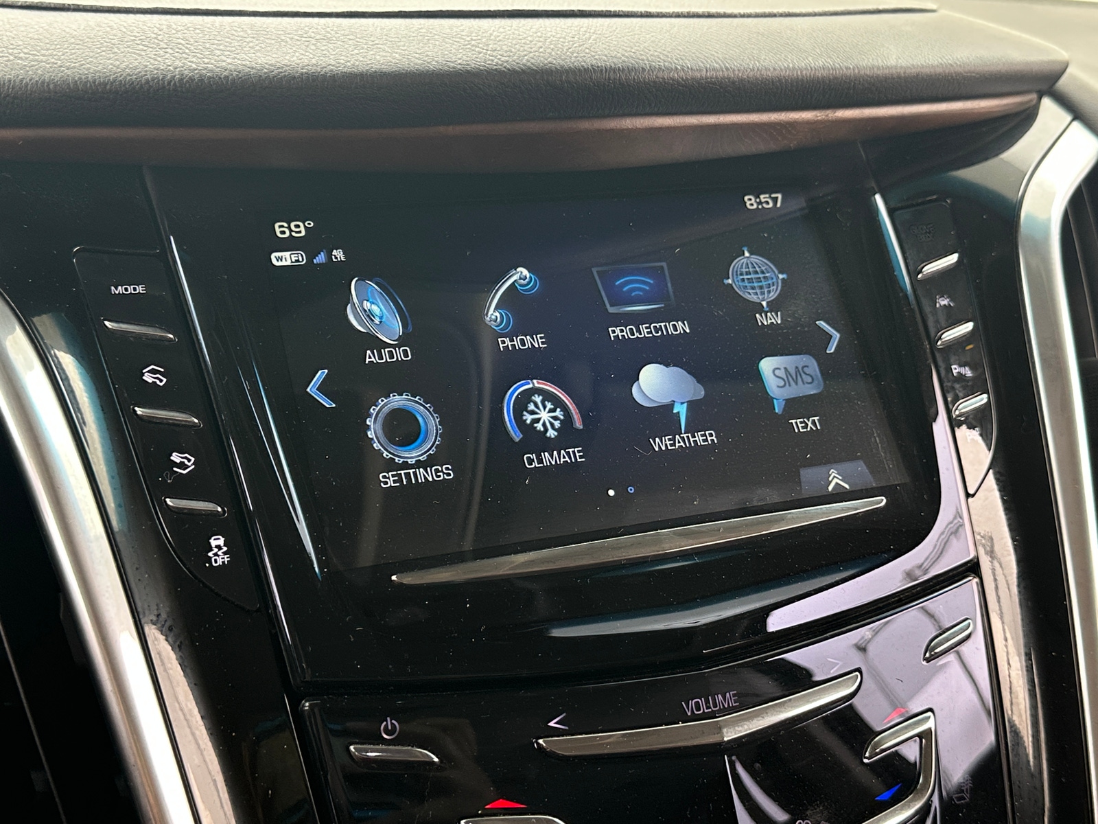 Thumbnail: 2020 Cadillac Escalade - 3