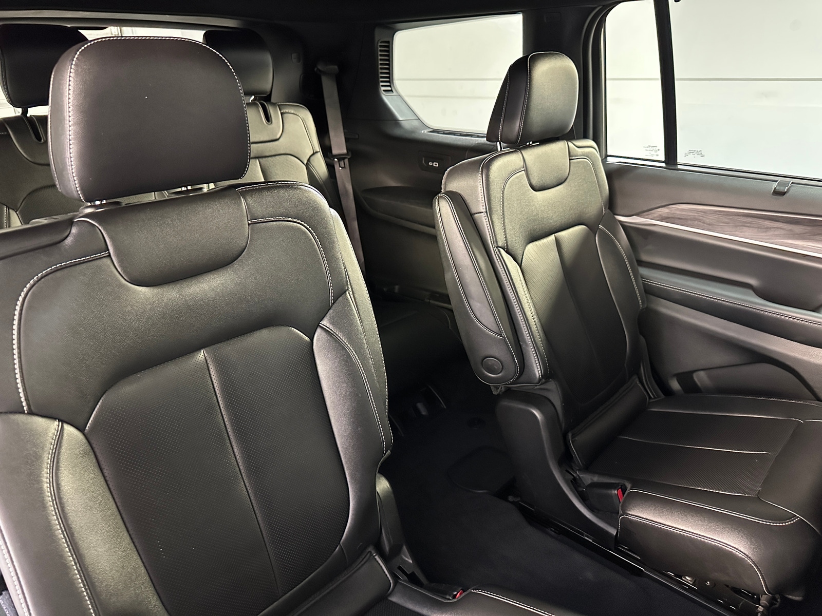 Thumbnail: 2024 Jeep Grand Cherokee L - 5