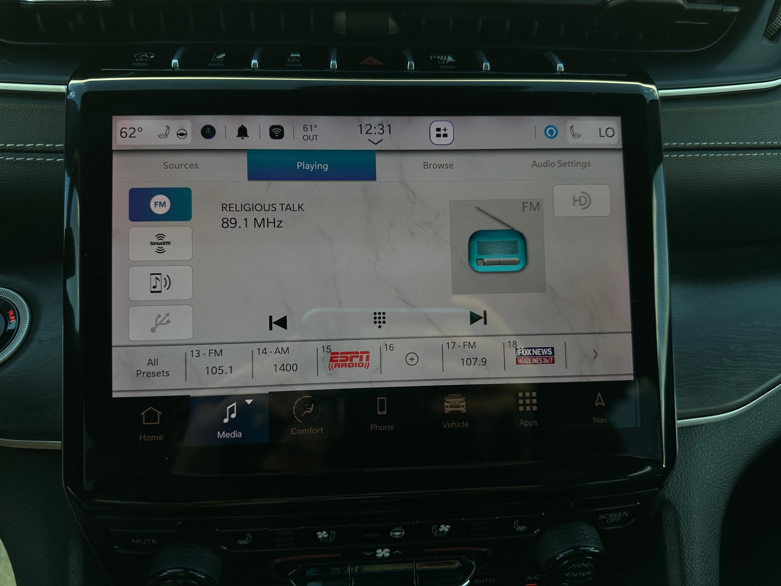 Thumbnail: 2024 Jeep Grand Cherokee L - 3