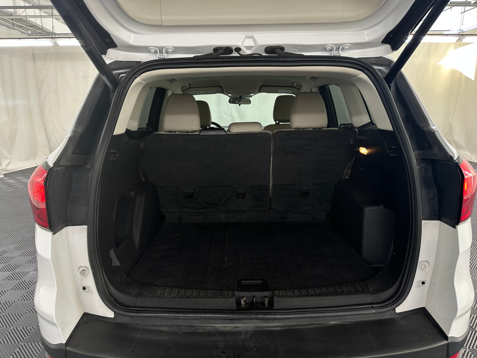 Thumbnail: 2019 Ford Escape - 6