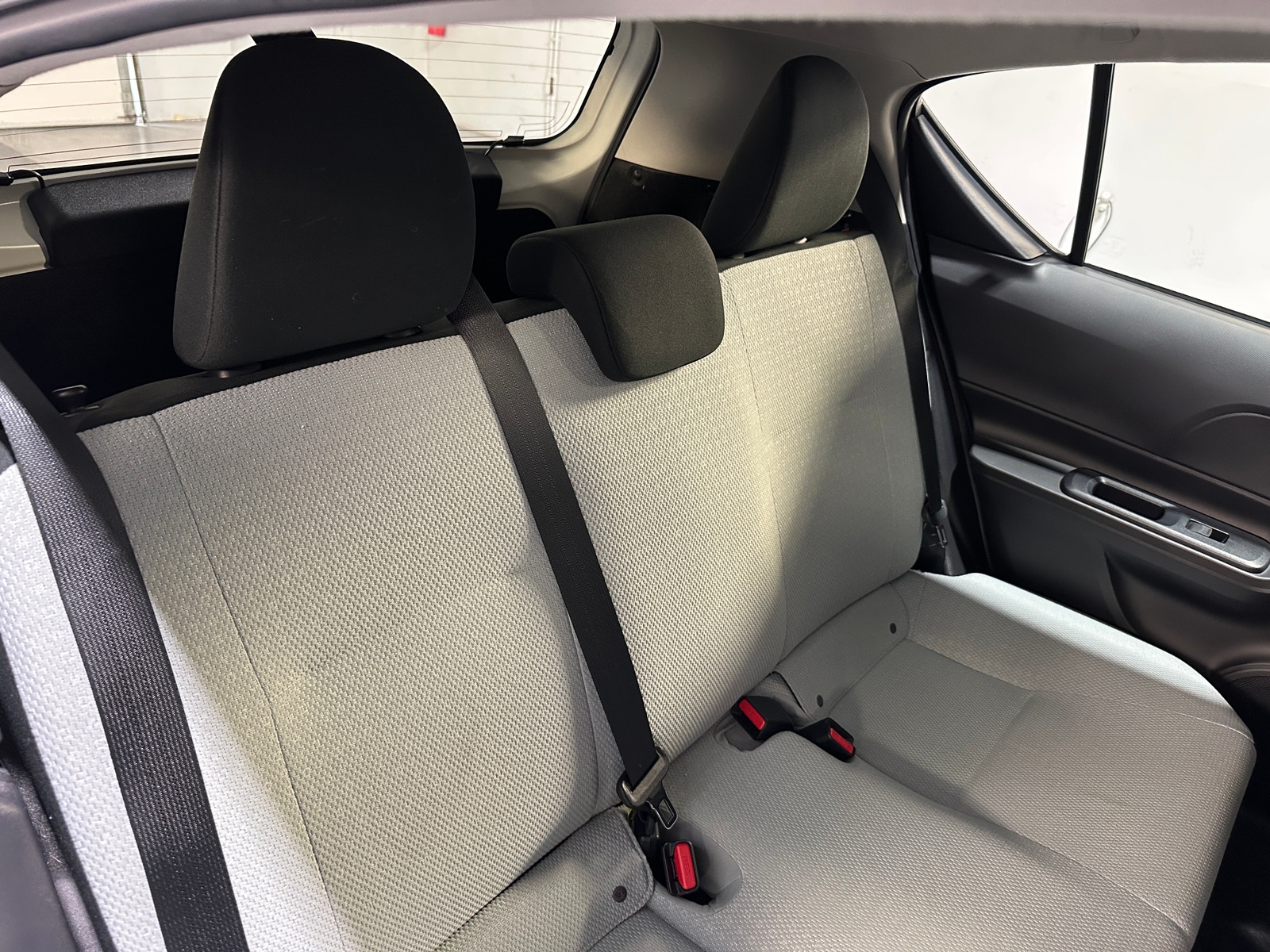 Thumbnail: 2018 Toyota Prius c - 6