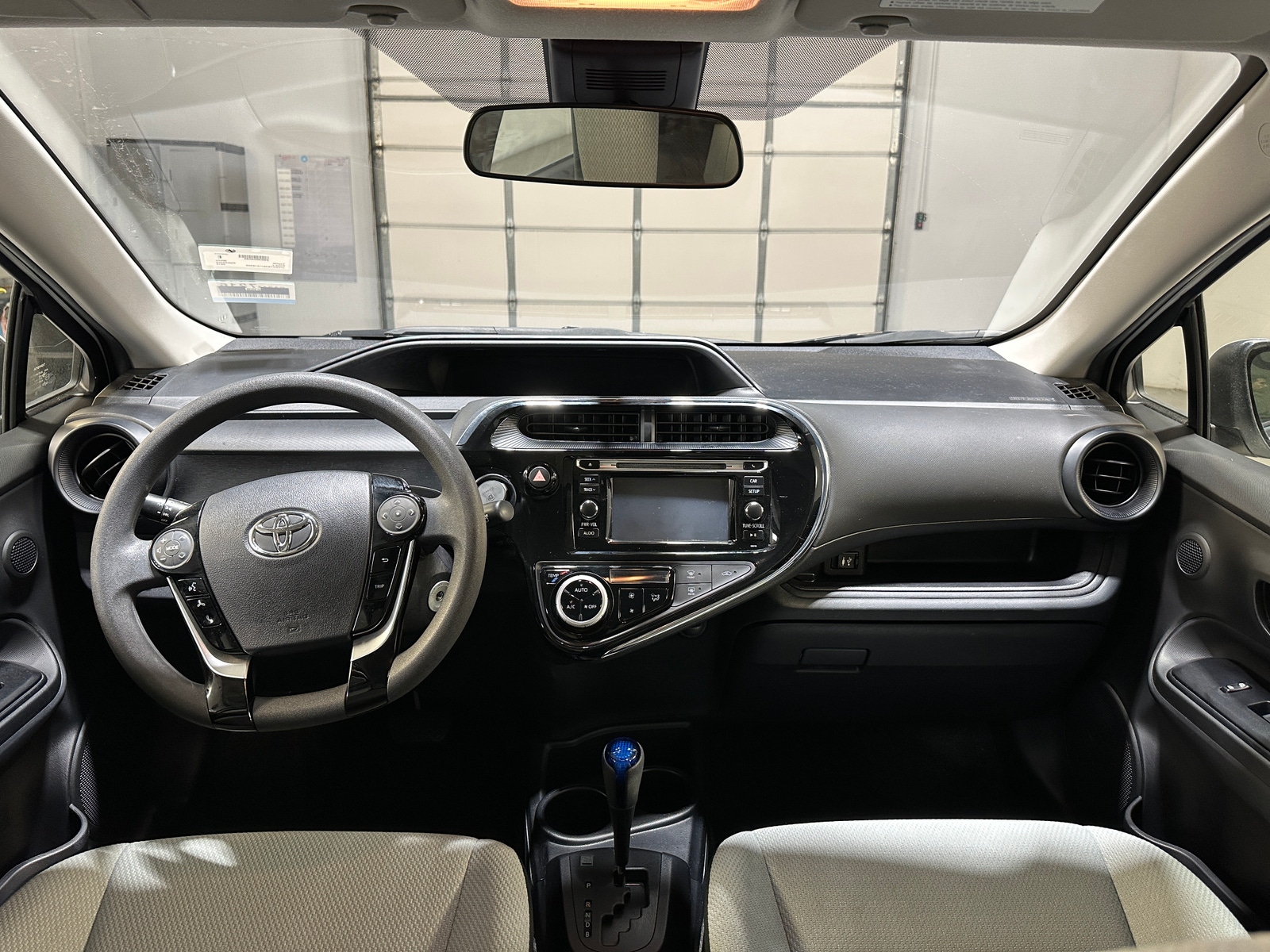 Thumbnail: 2018 Toyota Prius c - 3