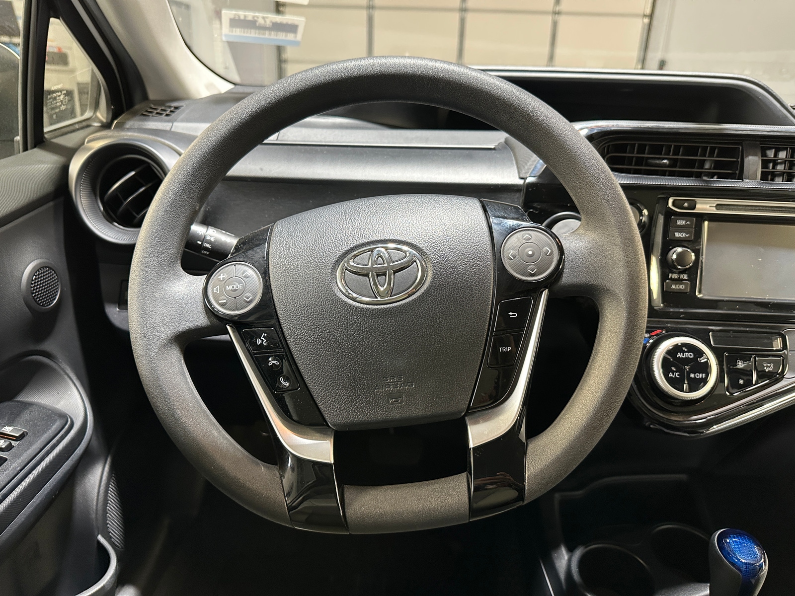 Thumbnail: 2018 Toyota Prius c - 5