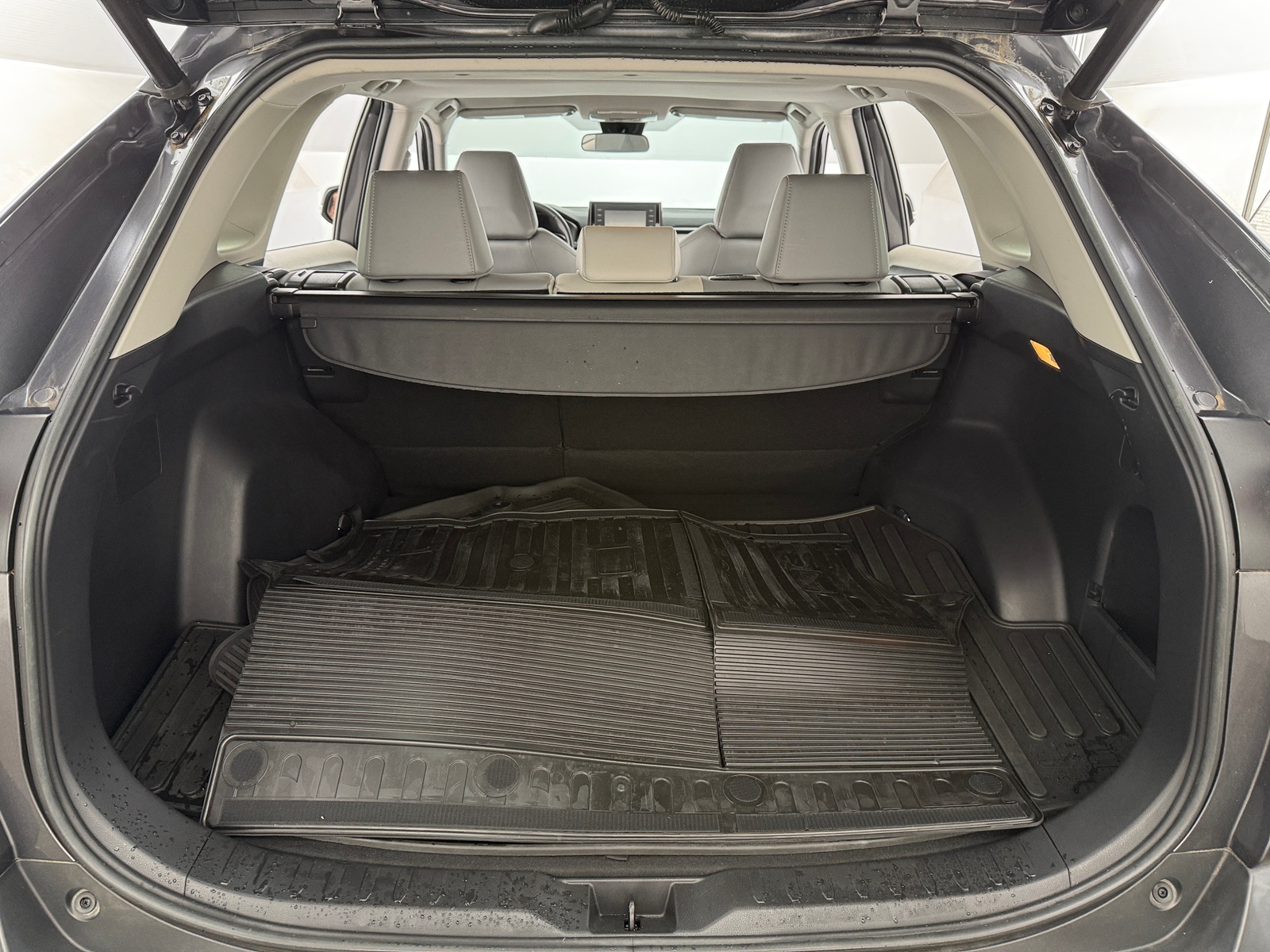 Thumbnail: 2021 Toyota RAV4 - 6