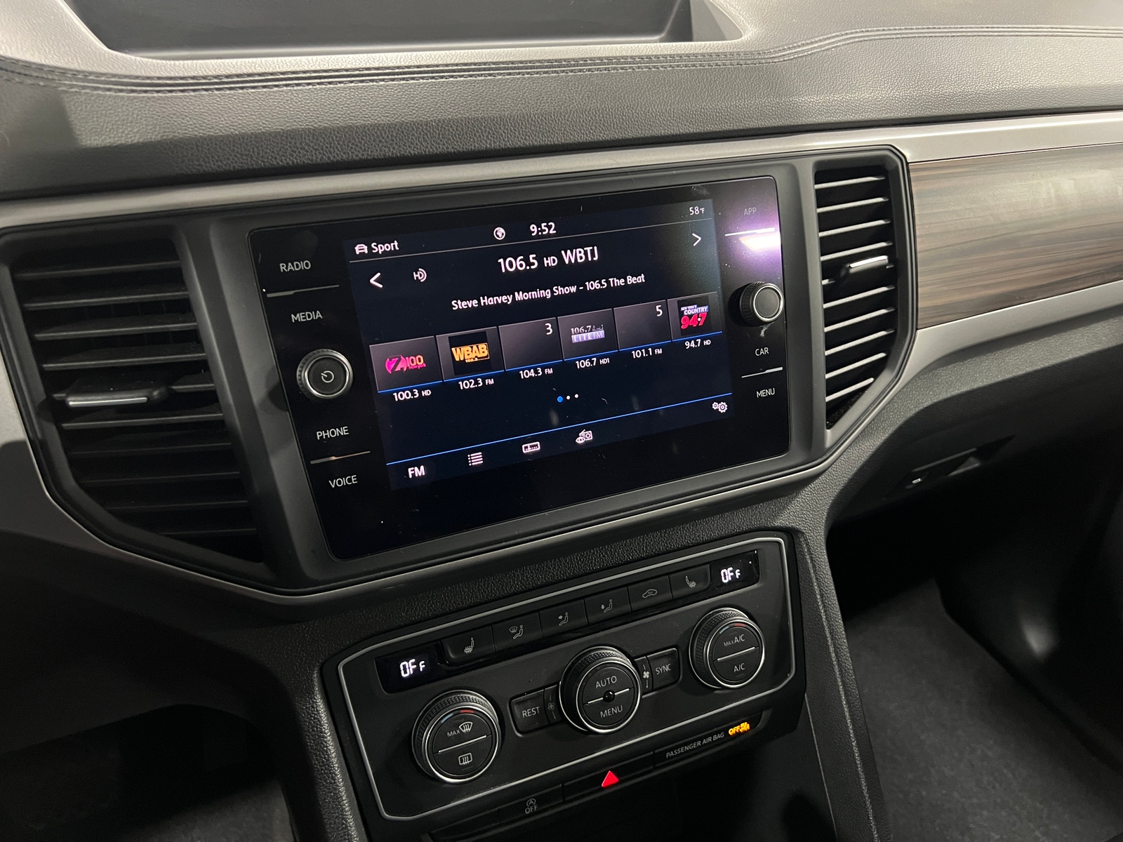 Thumbnail: 2021 Volkswagen Atlas - 3
