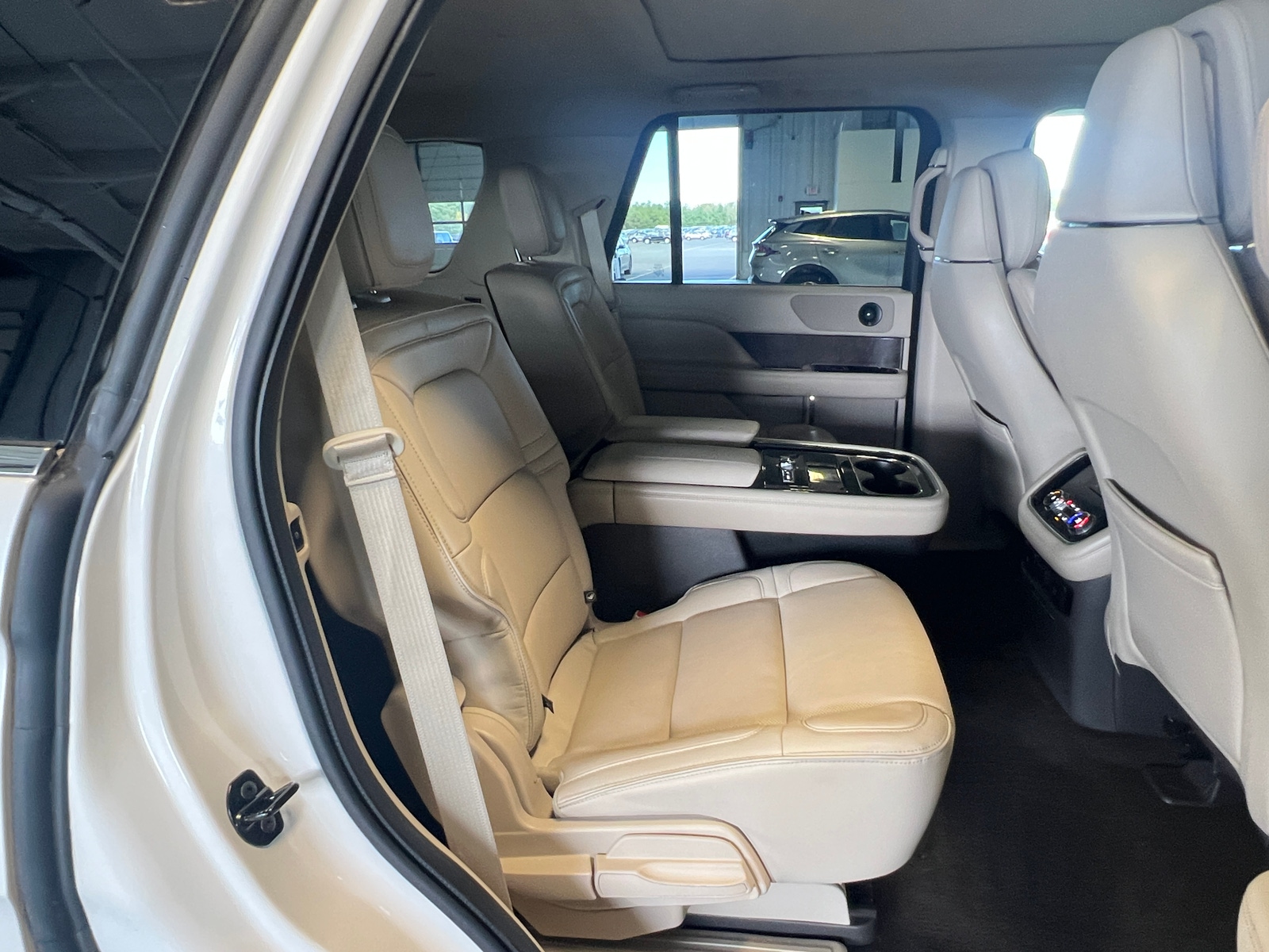 Thumbnail: 2018 Lincoln Navigator - 5