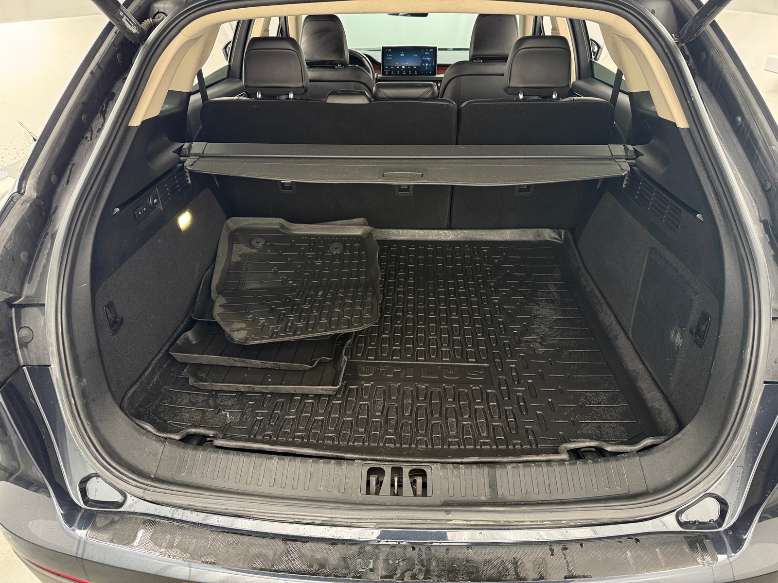 Thumbnail: 2021 Lincoln Nautilus - 7