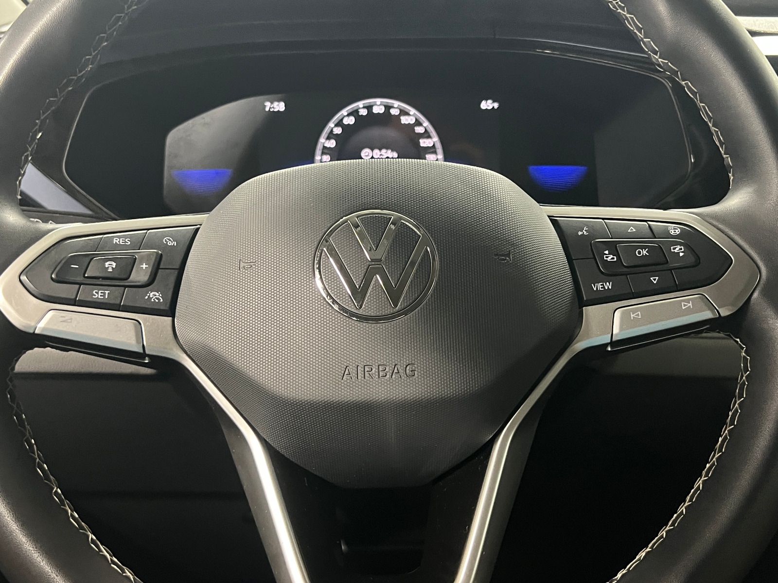 Thumbnail: 2024 Volkswagen Taos - 4