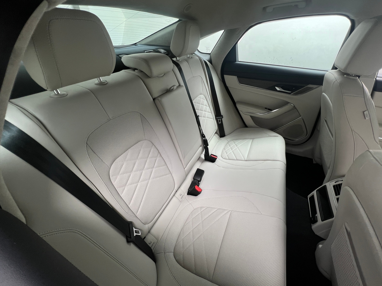 Thumbnail: 2022 Jaguar XF - 5