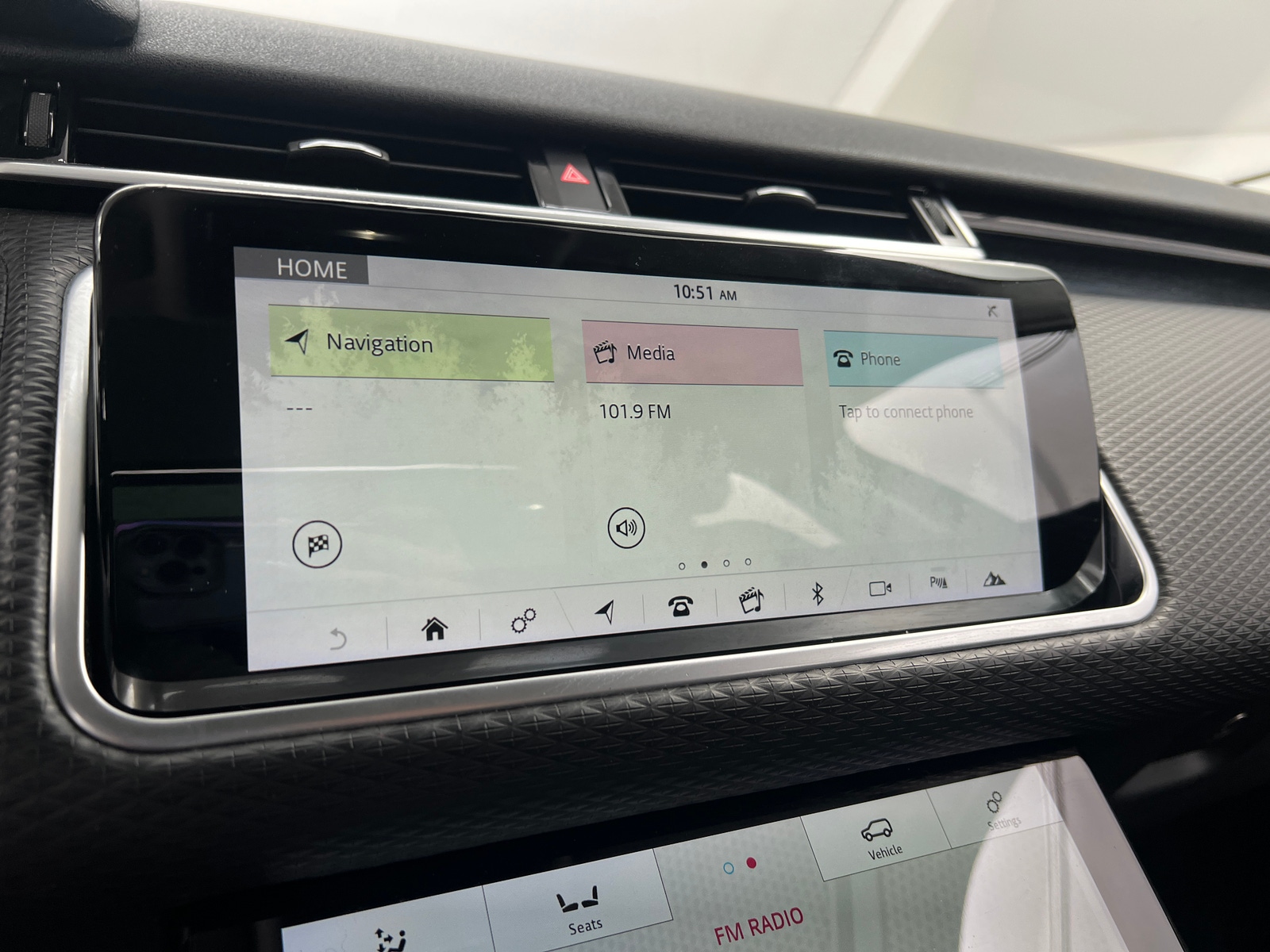 Thumbnail: 2018 Land Rover Range Rover Velar - 3