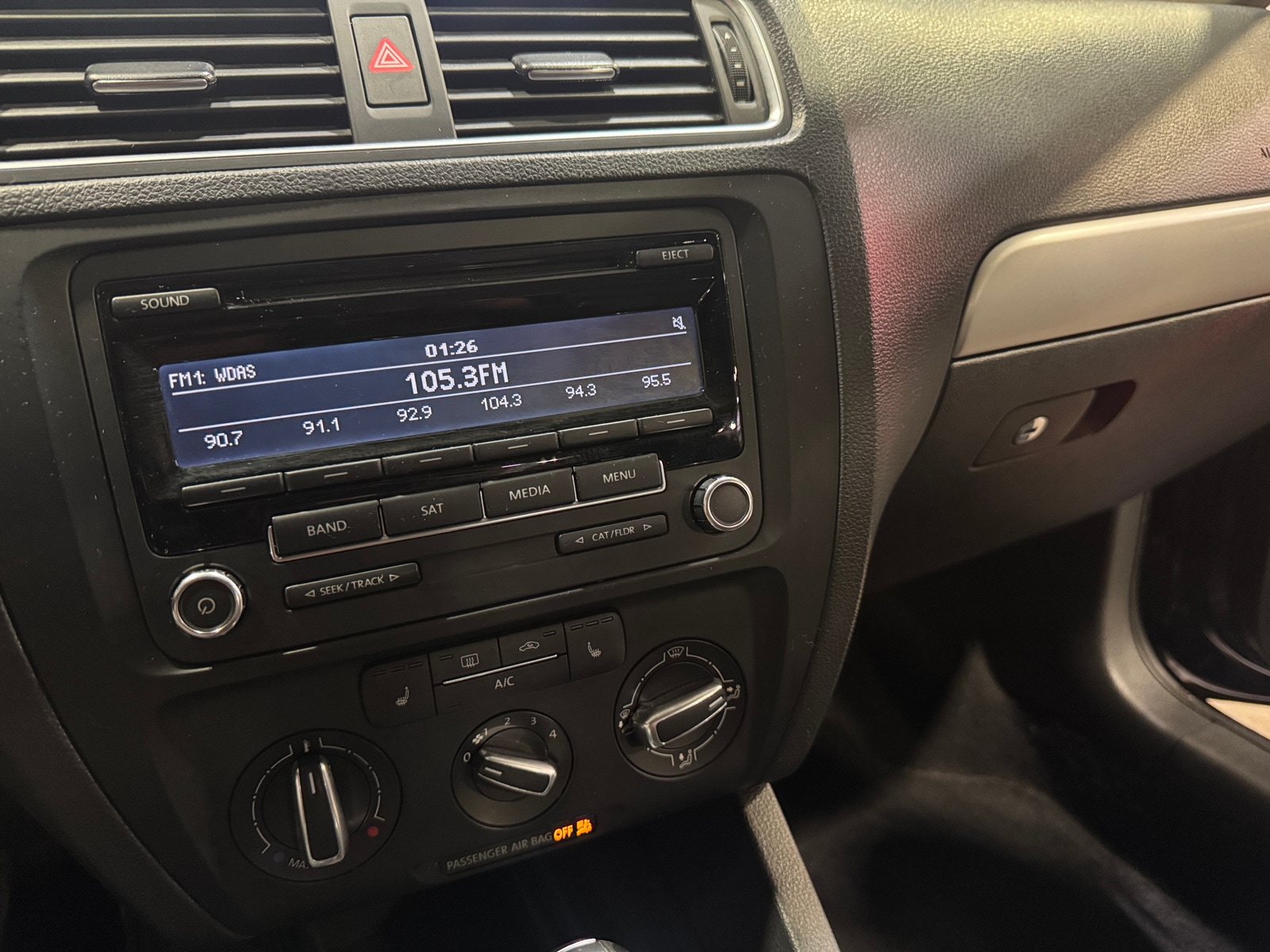 Thumbnail: 2014 Volkswagen Jetta - 4