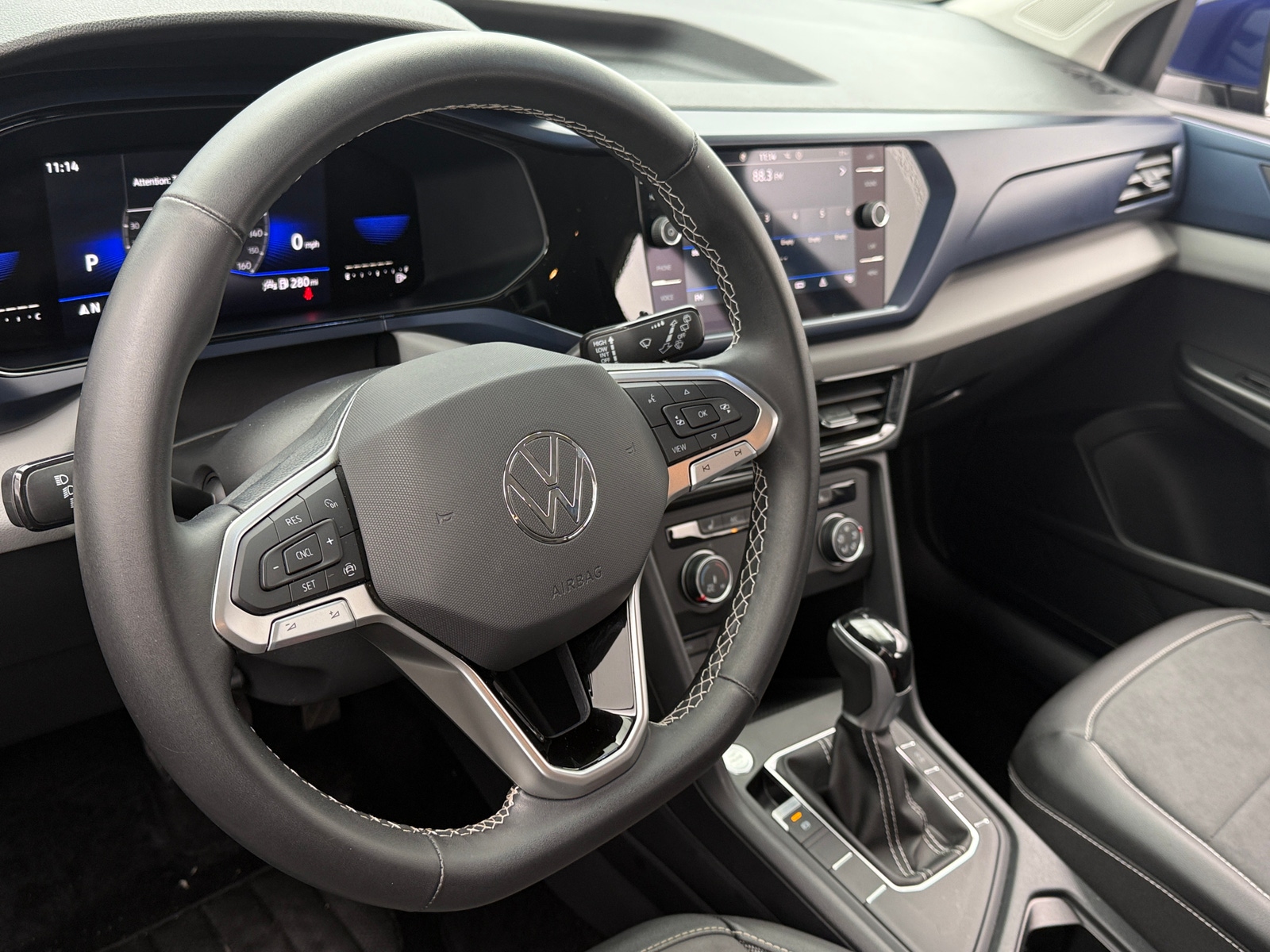 Thumbnail: 2022 Volkswagen Taos - 4