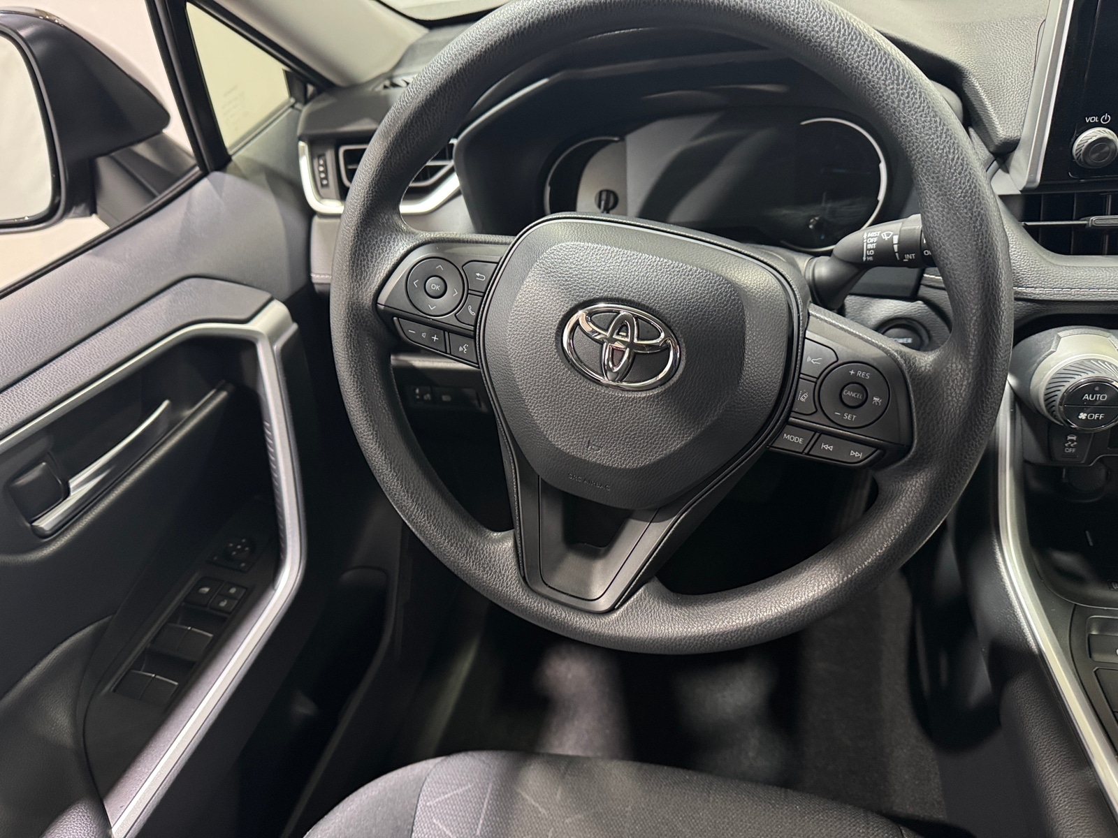 Thumbnail: 2025 Toyota RAV4 - 5