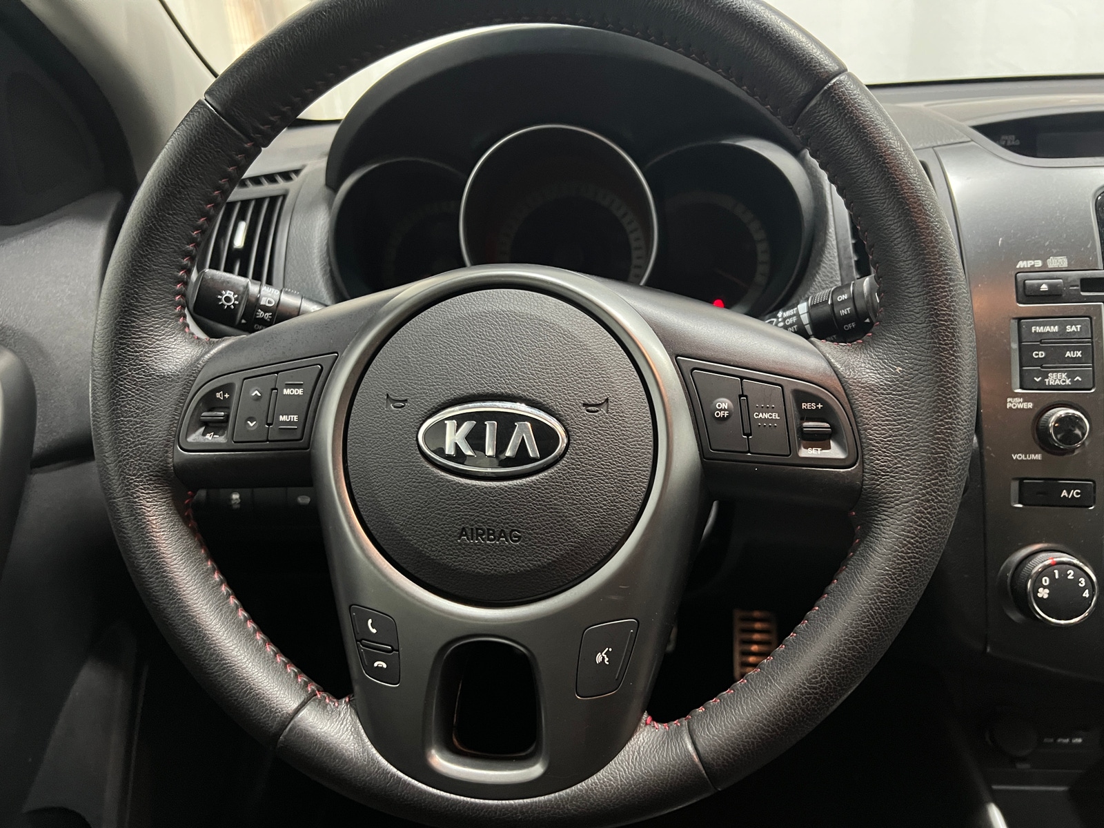 Thumbnail: 2011 Kia Forte - 5