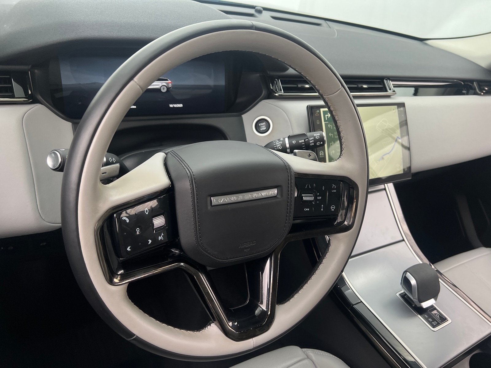 Thumbnail: 2024 Land Rover Range Rover Velar - 5