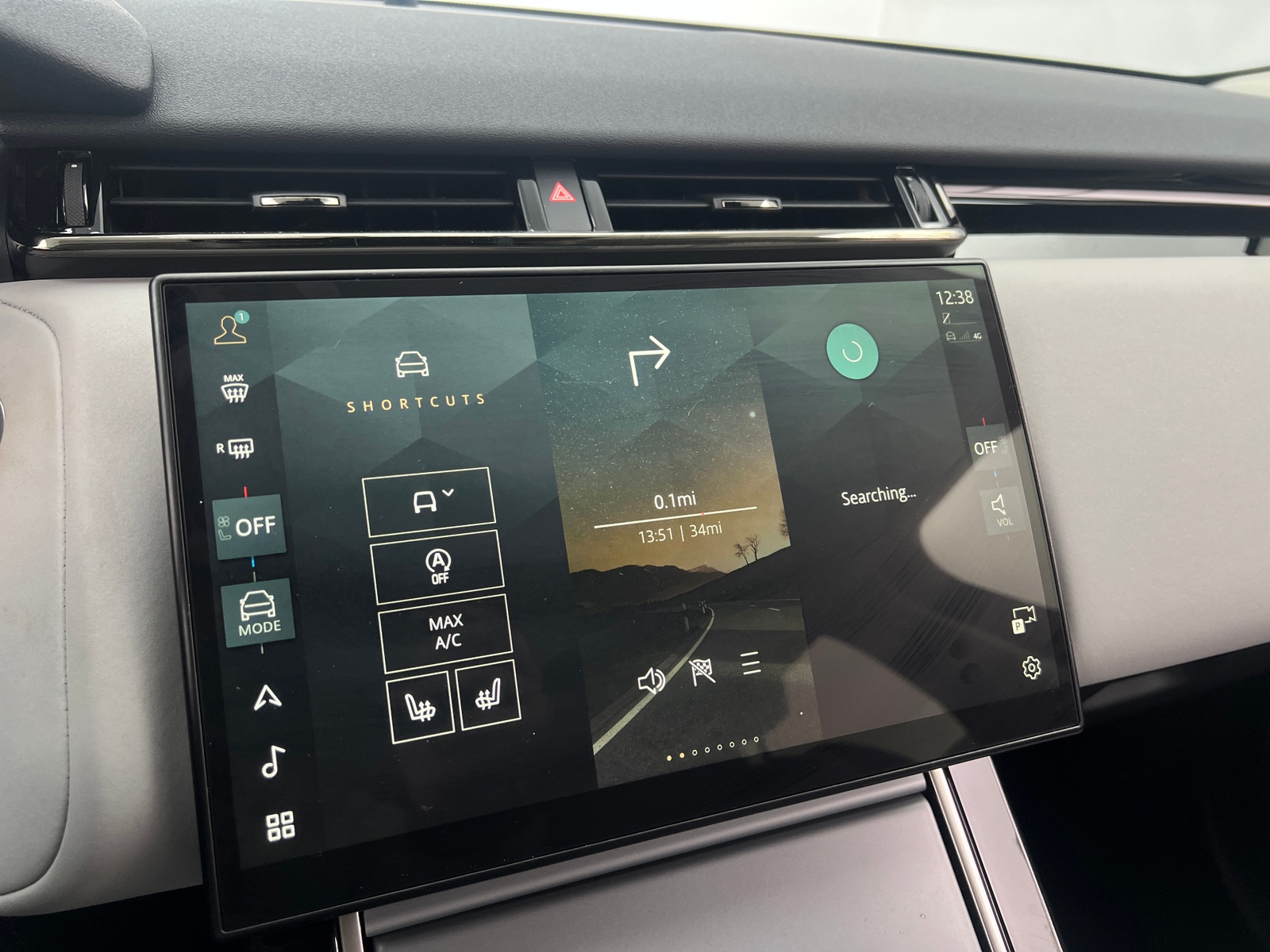 Thumbnail: 2024 Land Rover Range Rover Velar - 4