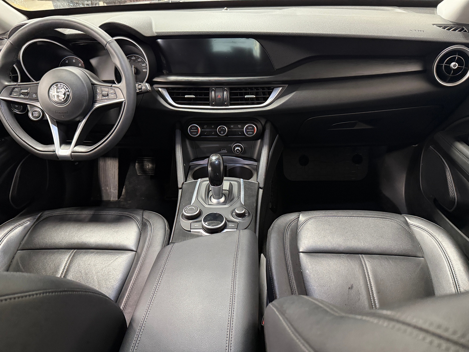 Thumbnail: 2018 Alfa Romeo Stelvio - 2