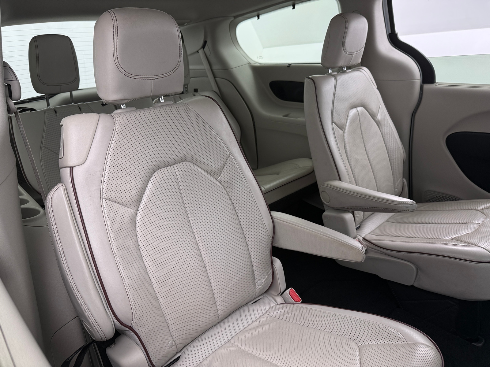 Thumbnail: 2020 Chrysler Pacifica - 5