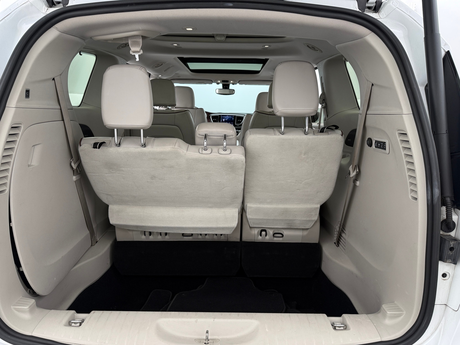 Thumbnail: 2020 Chrysler Pacifica - 6