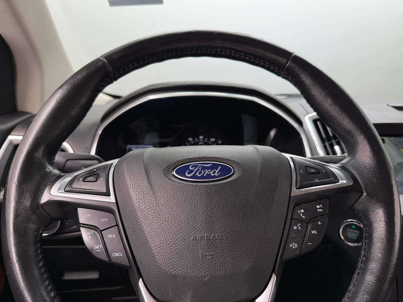 Thumbnail: 2016 Ford Edge - 4