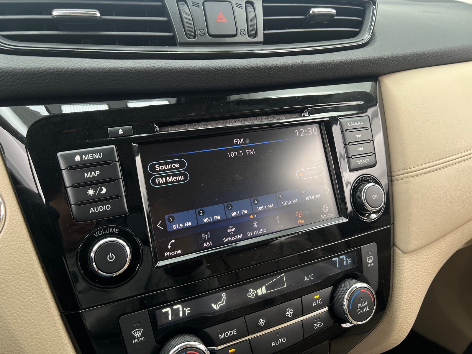 Thumbnail: 2019 Nissan Rogue - 3