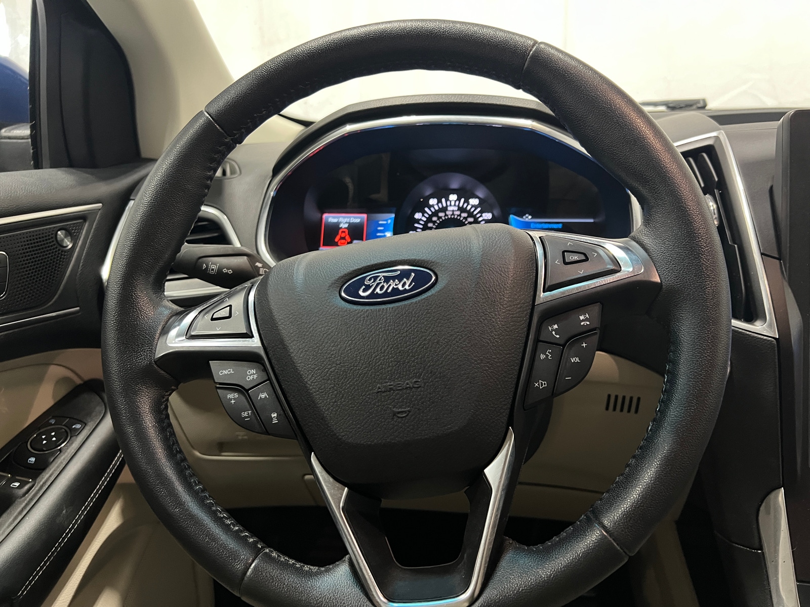 Thumbnail: 2021 Ford Edge - 4