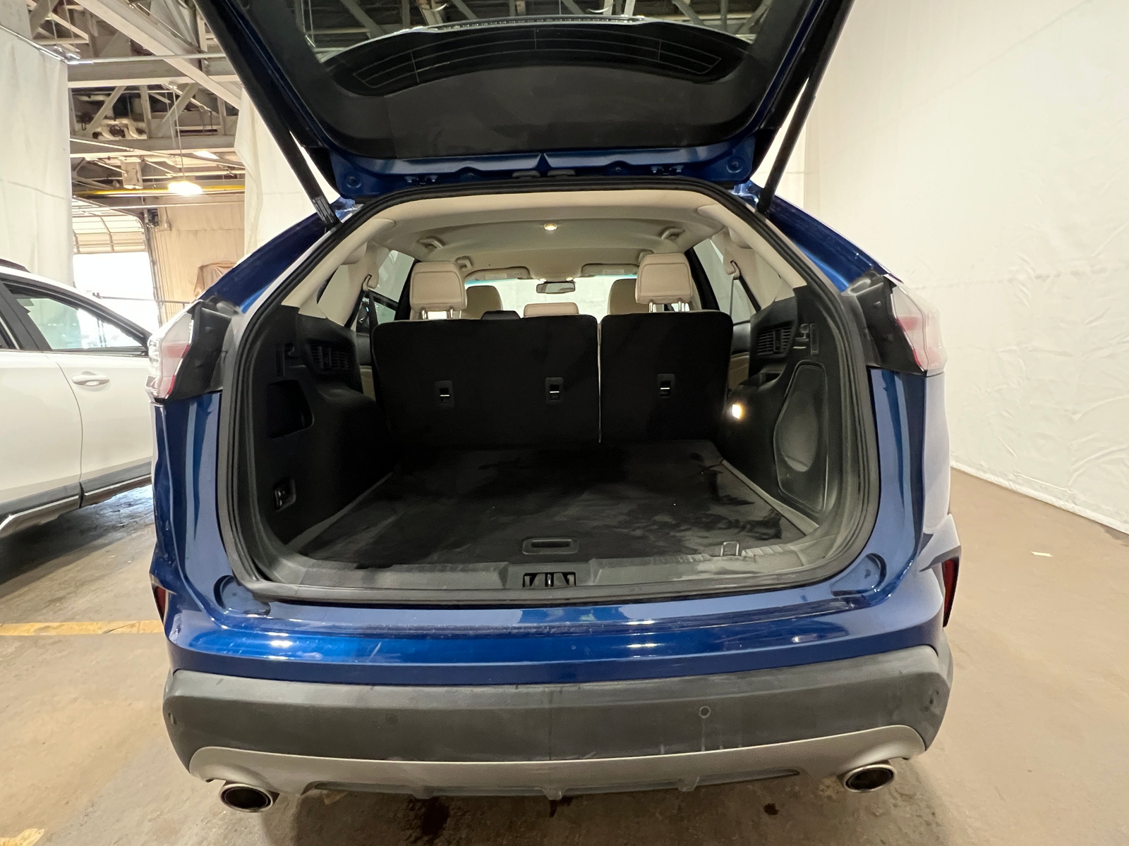 Thumbnail: 2021 Ford Edge - 6