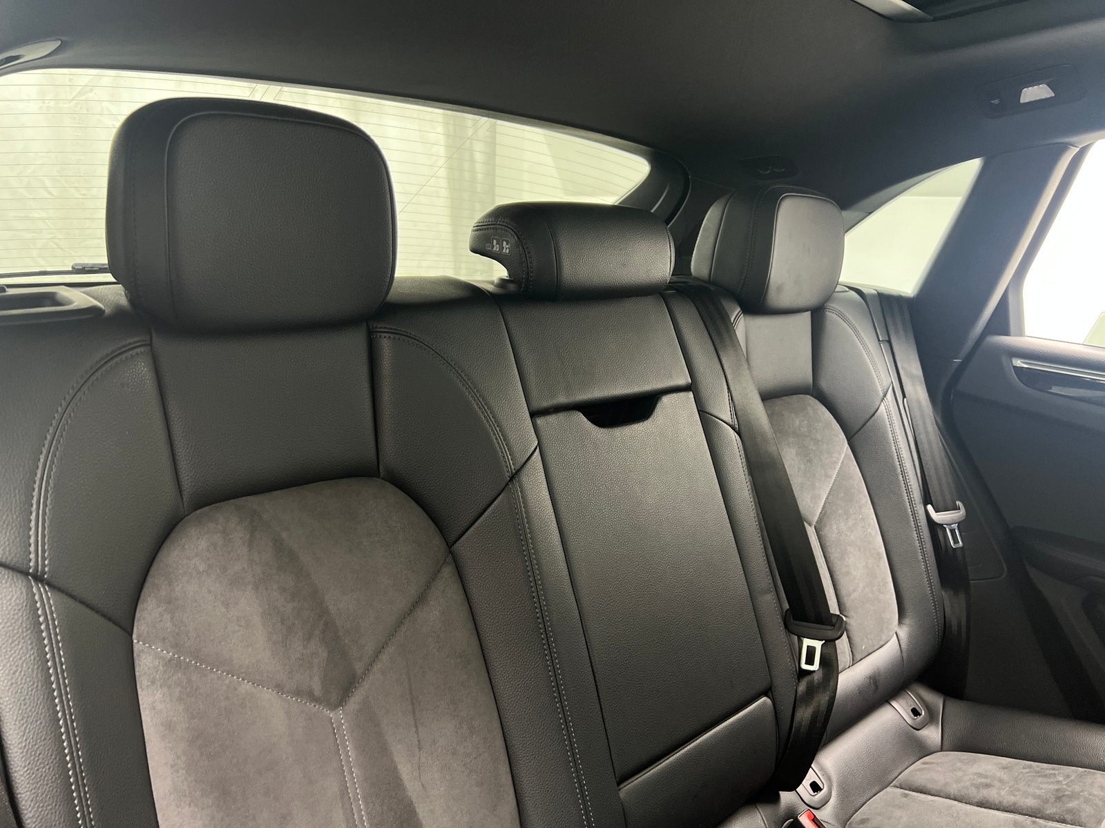Thumbnail: 2017 Porsche Macan - 5