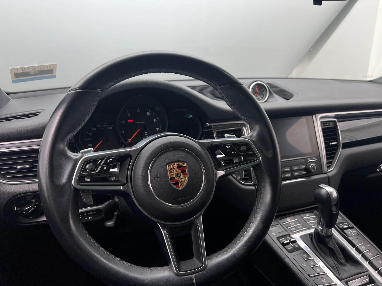 Thumbnail: 2017 Porsche Macan - 4