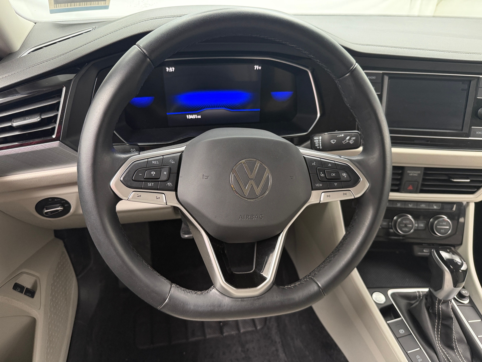 Thumbnail: 2023 Volkswagen Jetta - 4