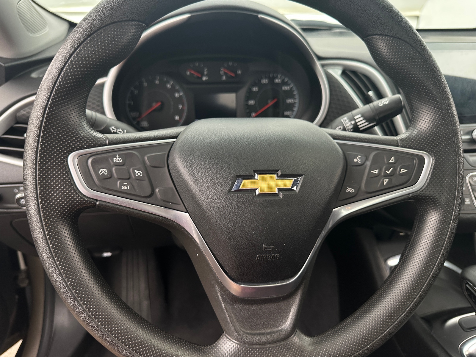 Thumbnail: 2022 Chevrolet Malibu - 5