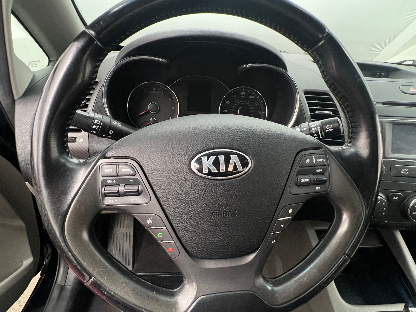 Thumbnail: 2015 Kia Forte - 5