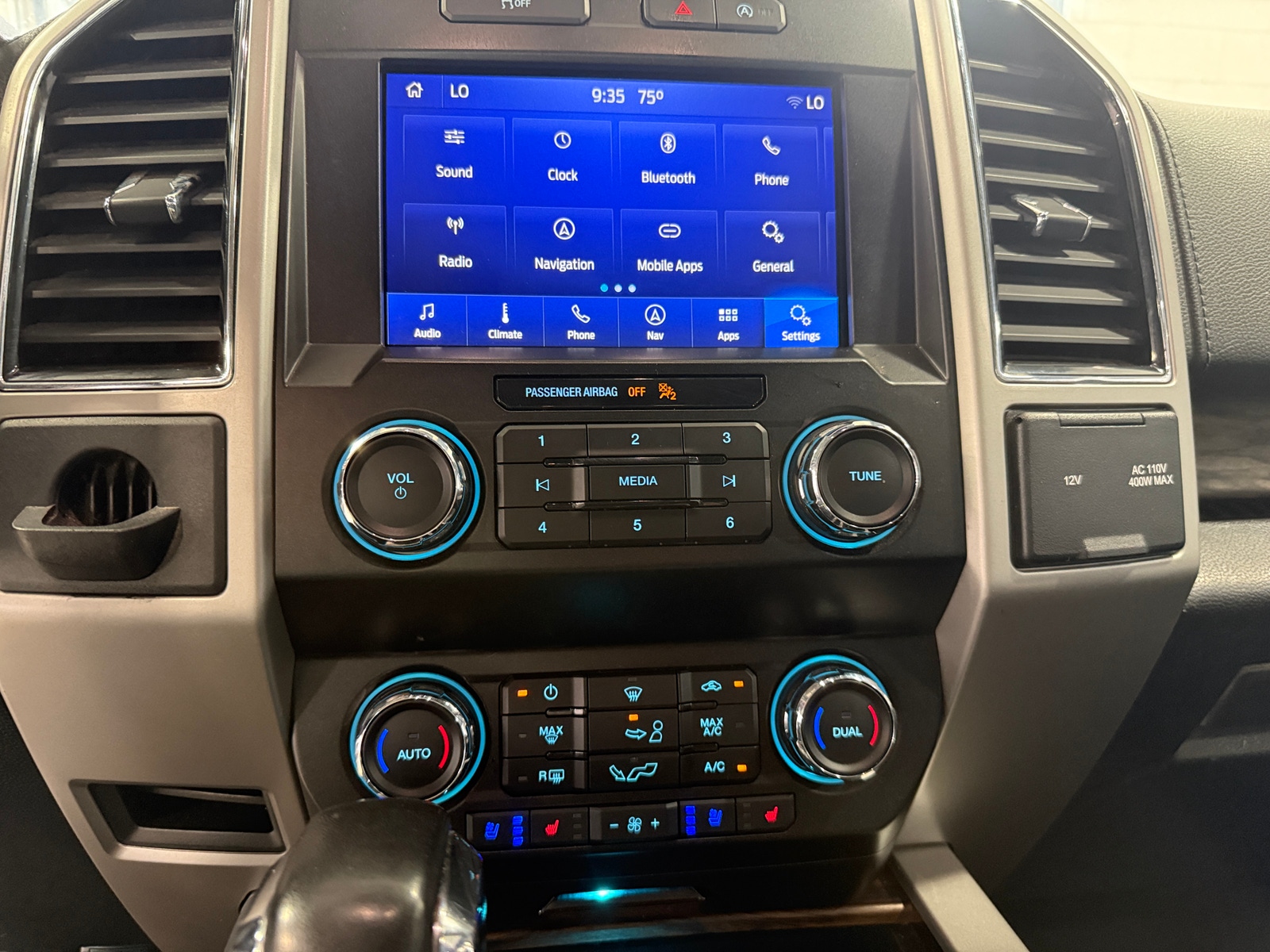 Thumbnail: 2019 Ford Econoline - 3