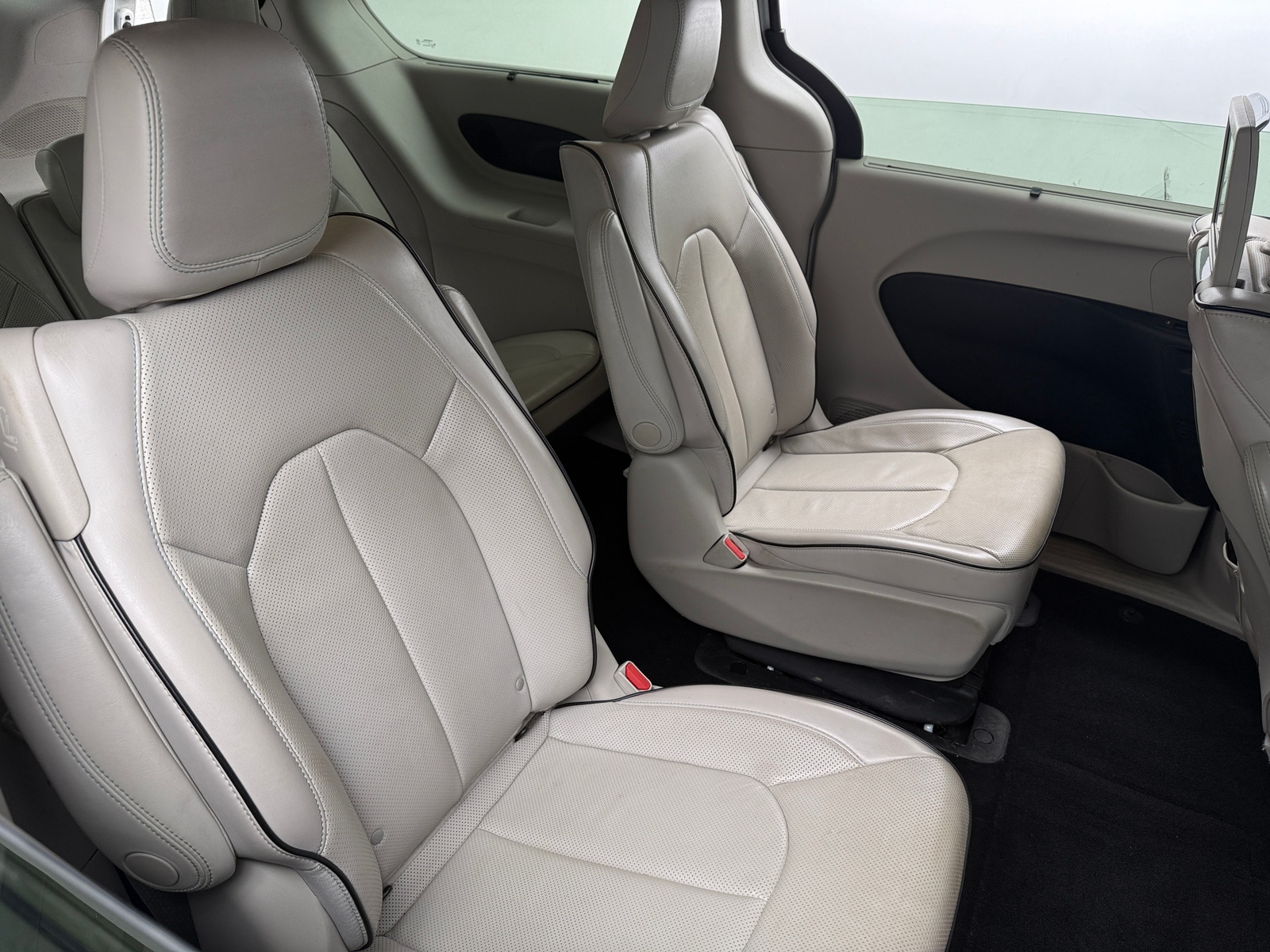 Thumbnail: 2018 Chrysler Pacifica - 5
