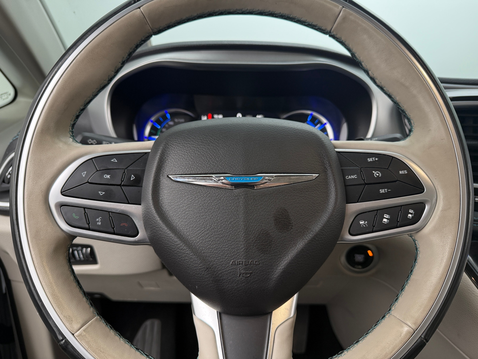 Thumbnail: 2018 Chrysler Pacifica - 4